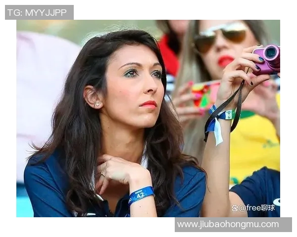 当她邂逅绿茵场足球明星与妹子的浪漫爱情故事